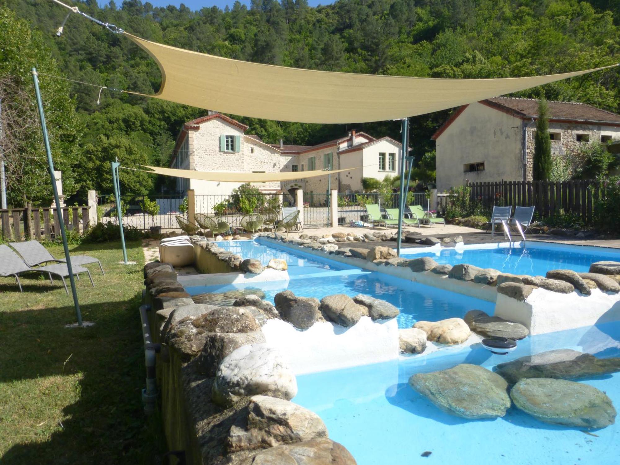 Chateau Du Fraissinet, 6 Gites Sleeping 2-8 Guests, Pool And River On Site La Tronche  Zewnętrze zdjęcie