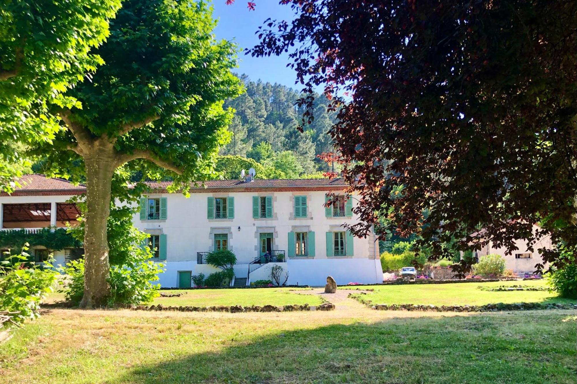 Chateau Du Fraissinet, 6 Gites Sleeping 2-8 Guests, Pool And River On Site La Tronche  Zewnętrze zdjęcie